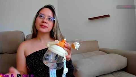 dani and javi online show from May 2026 06:35:01 PM