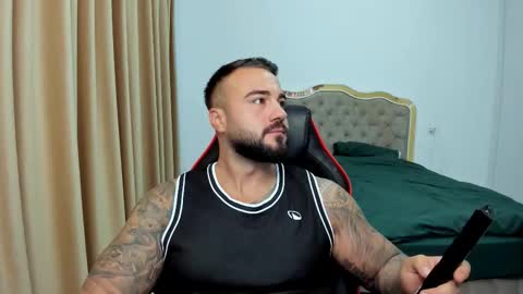 Snapshot of javicute4u chatting on December 2025 06:00:01 AM Javi online show from December 2025 06:00:01 AM