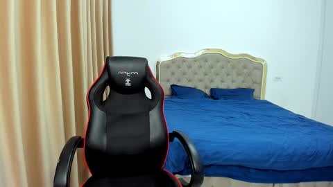 Snapshot of javicute4u chatting on December 2025 10:48:02 PM Javi online show from December 2025 10:48:02 PM