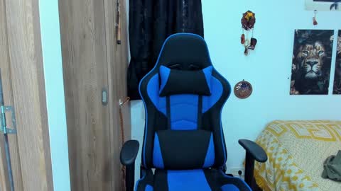 Javier online show from December 2024 08:37:01 PM