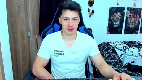 Javier online show from January 2025 04:55:02 PM