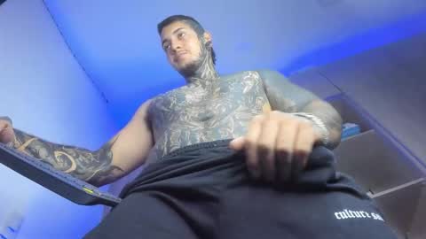 Michael independient model online show from February 2026 06:30:01 PM