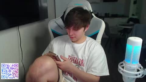 Snapshot of jayce_icestone chatting on May 2026 04:01:01 PM Jayce online show from May 2026 04:01:01 PM