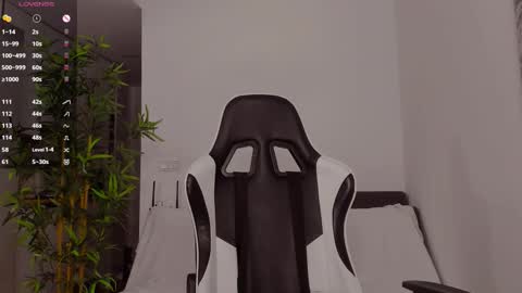 Snapshot of jaylee_kryss chatting on December 2025 06:03:02 PM Jay online show from December 2025 06:03:02 PM