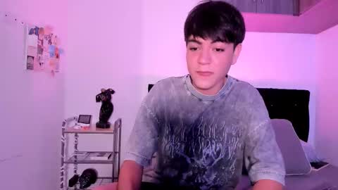 jaythomax online show from November 2025 02:13:01 AM