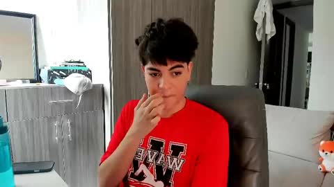 jaythomax online show from April 2026 05:17:01 PM