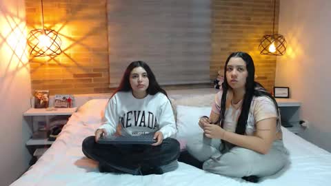 Snapshot of jazmin_dharius chatting on November 2025 10:15:02 AM Jazmin and Scarlett online show from November 2025 10:15:02 AM