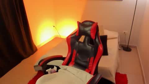 Jazmin online show from March 2026 01:22:01 PM