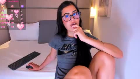 Jazmin online show from June 2026 09:03:02 PM