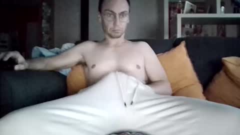 Snapshot of jbcascadess chatting on November 2025 04:33:01 PM jbcascadess online show from November 2025 04:33:01 PM