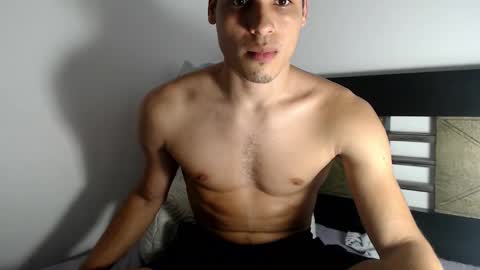 Snapshot of jbunny03 chatting on December 2025 01:43:01 AM Lin online show from December 2025 01:43:01 AM