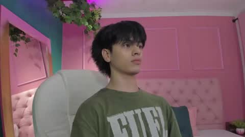 J E A N online show from December 2024 05:39:02 AM