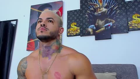 Snapshot of jean_lopez chatting on January 2025 10:41:02 AM Jean axelcrow Modelo Independiente online show from January 2025 10:41:02 AM