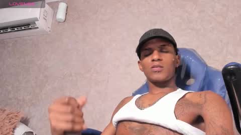 Snapshot of jean_steevin chatting on January 2026 09:57:01 PM JEAN online show from January 2026 09:57:01 PM