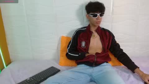 Snapshot of jeander186 chatting on October 2025 01:12:02 PM jeander186 online show from October 2025 01:12:02 PM