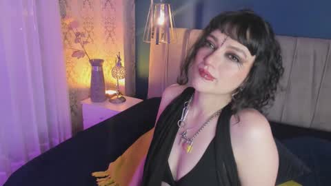 Jean online show from October 2025 08:08:01 PM