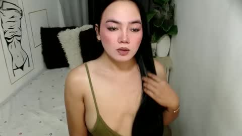 Jeanwants2play online show from May 2026 08:06:01 PM