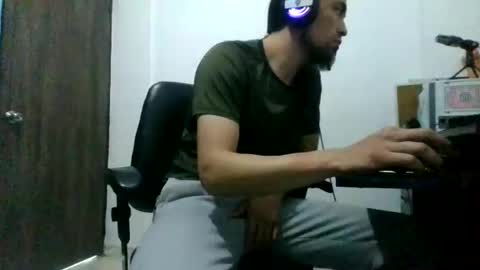 Snapshot of jeff12012 chatting on November 2025 09:09:02 PM Jeff12012 online show from November 2025 09:09:02 PM