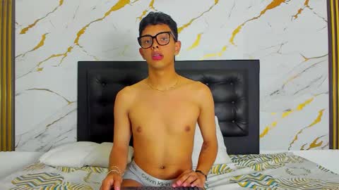 Snapshot of jeff_walker1 chatting on November 2025 07:07:02 PM JEFF WALKER online show from November 2025 07:07:02 PM