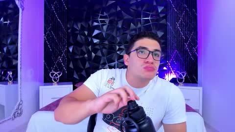 Jeff online show from December 2025 08:27:01 PM