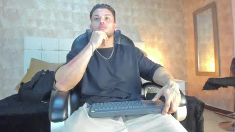 Snapshot of jeicob_gagnon chatting on December 2025 12:16:01 AM jeicob gagnon online show from December 2025 12:16:01 AM