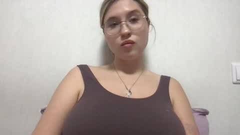 Snapshot of jelly_gum chatting on November 2025 11:54:01 AM Inna online show from November 2025 11:54:01 AM