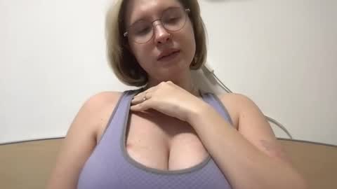 Snapshot of jelly_gum chatting on February 2026 09:03:02 AM Inna online show from February 2026 09:03:02 AM