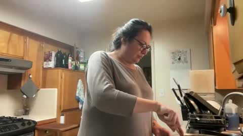 Jelli online show from December 2024 08:07:01 PM