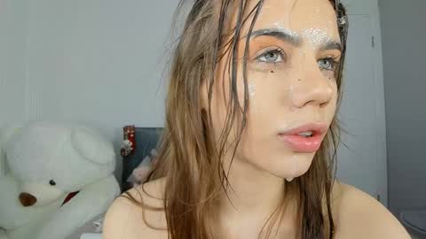 Snapshot of jenie_fire chatting on January 2025 07:31:01 PM Dolly online show from January 2025 07:31:01 PM