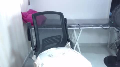 jenifer online show from April 2026 07:01:01 PM