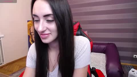 Kira online show from November 2025 07:51:02 AM