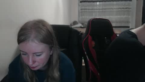 JenisAndPeter online show from November 2025 08:00:01 PM