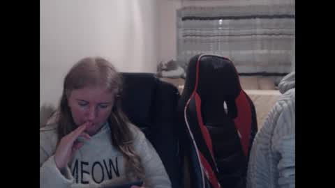 JenisAndPeter online show from March 2026 07:31:02 PM