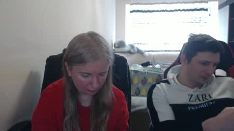 JenisAndPeter online show from April 2026 07:45:01 AM