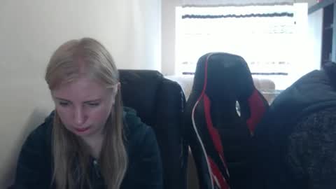 JenisAndPeter online show from April 2026 06:16:02 AM