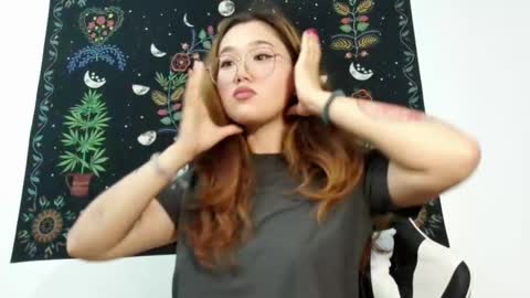 Snapshot of jennatyan chatting on September 2025 03:45:01 PM JENNA online show from September 2025 03:45:01 PM