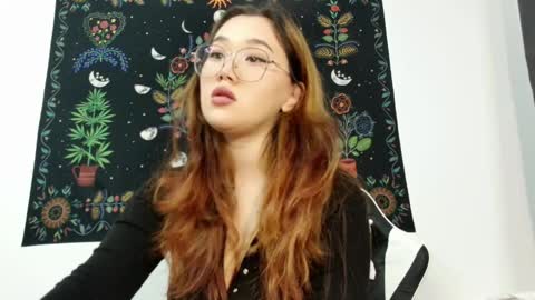 Snapshot of jennatyan chatting on September 2025 01:45:01 PM JENNA online show from September 2025 01:45:01 PM