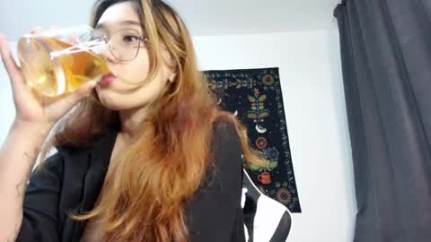 Snapshot of jennatyan chatting on October 2025 02:37:01 PM JENNA online show from October 2025 02:37:01 PM