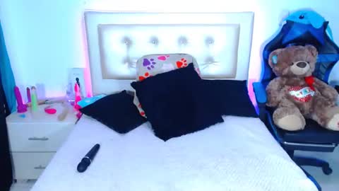 jenn online show from December 2024 11:31:01 PM