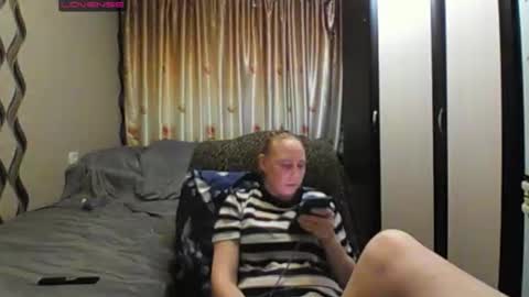 Snapshot of jennideep chatting on April 2026 05:27:01 PM JenniDeep online show from April 2026 05:27:01 PM