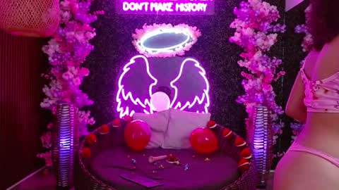 Snapshot of jennifer_looks chatting on February 2026 04:31:01 AM jenn online show from February 2026 04:31:01 AM