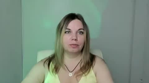 Snapshot of jennifer_moree chatting on October 2025 05:43:02 AM Jennifer online show from October 2025 05:43:02 AM