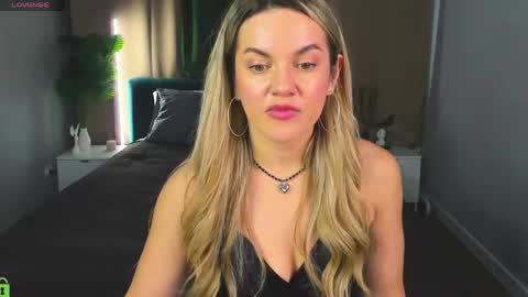 Snapshot of jennifer_perezz chatting on April 2026 09:07:01 AM Jennifer Perezz online show from April 2026 09:07:01 AM