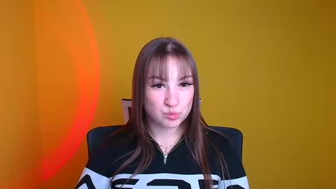 Jennifer online show from December 2024 09:44:01 AM