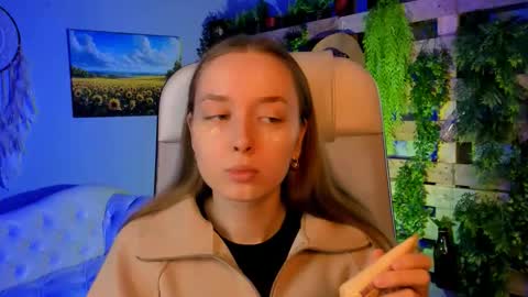 Jennifer online show from October 2025 09:50:02 AM