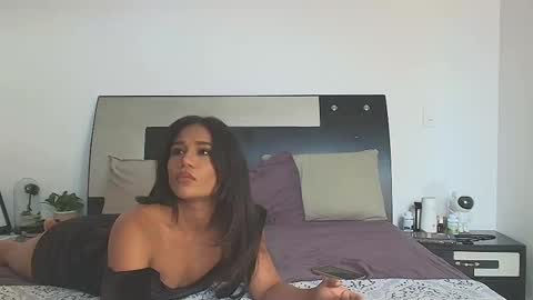 Snapshot of jennmullatta_ chatting on October 2025 05:37:01 PM Jenn online show from October 2025 05:37:01 PM