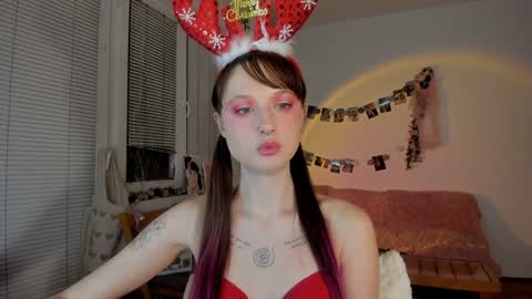Jennifer Jenny Darling   online show from December 2024 06:27:01 PM