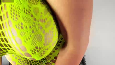 Snapshot of jenny_desire chatting on November 2025 03:28:02 AM jenny online show from November 2025 03:28:02 AM