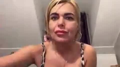 Snapshot of jenny_play1 chatting on January 2025 12:42:01 PM Jenny online show from January 2025 12:42:01 PM