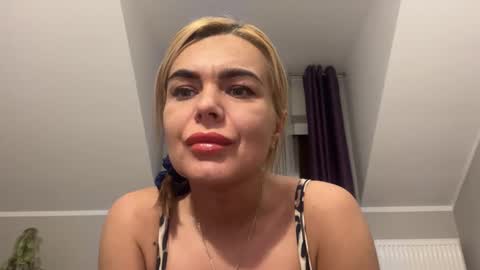 Snapshot of jenny_play1 chatting on January 2025 08:40:02 AM Jenny online show from January 2025 08:40:02 AM